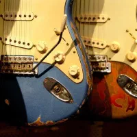 نوازنده یا مدرس گیتار الکتریک