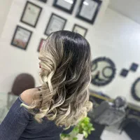 اموزش ارایشگری برا  مدد جویان  کمیته  امداد رایگان