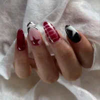 کاشت ناخن ظریف و طراحی های ترند