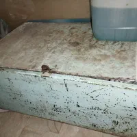 صندوق آهنی بسیار ضخیم و محکم