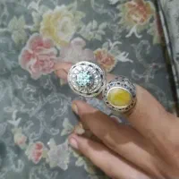 انگشتر عطیقه موزانایت و یاقوت زرد