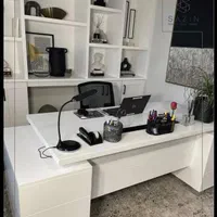 منشی اشنا با کامپیوتر