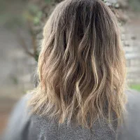 مدل رنگ مو فقط با هزینه مواد|خدمات آرایشگری و زیبایی|نوشهر, |دیوار