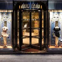 ۹۲ متر مغازه بر سه راه حکیم نظامی