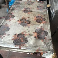 میز آهنی شیشه ای