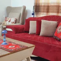 مبل هفت نفره نو با میز عسلی چوبی