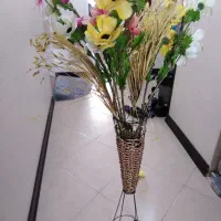 گلدان فرفورژه به همراه گل|گل مصنوعی|اصفهان, کوی امیریه|دیوار