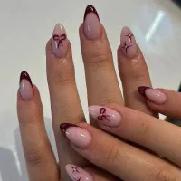 کاشت ناخون و اموزش