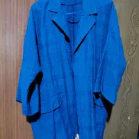 دو چادر ساده مشکی و دو عدد مانتو آبی و سفید سایز ۲