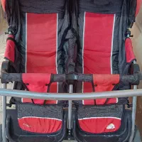 کالسکه دوقلو