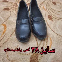 تعدادی کفش و کیف|کیف، کفش، کمربند|دزفول, |دیوار