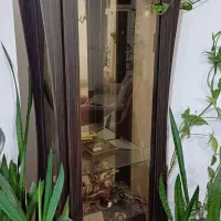 بوفه تزئینی چوبی شیشه درجه یک درحد نو