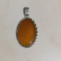 پلاک نقره با عقیق عسلی رگه دار اصلی