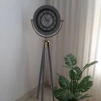 ساعت پایه دار