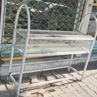 ویترین و میزکار قفسه