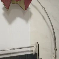 آباژور ایستاده