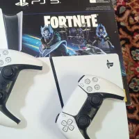 PS5 slim 1 tra Digital