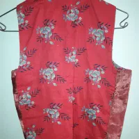 جلیقه بچگانه قدیمی|کلکسیون اشیاء عتیقه|اصفهان, درب کوشک|دیوار