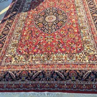 قالی ۳در چهار زرشکی و یک قالی ۶متری