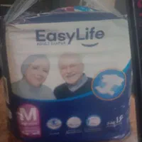 یه دونه پوشک سایز مدیوم