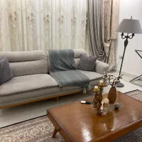 فروش مبل هشت نفره با عسلی در حد نو