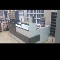 دکور مغازه لوازم ارایشی و مانتوفروشی