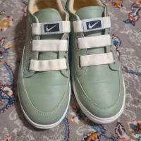 تعدادی کفش دخترانه