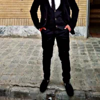 کت و شلوار همراه با جلیقه