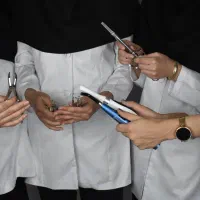 دستیار دندانپزشکی و حسابدار