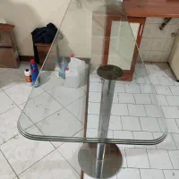 پیشخوان بزرگ شیشه ای