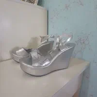 کفش|کیف، کفش، کمربند|شیراز, کفترک|دیوار