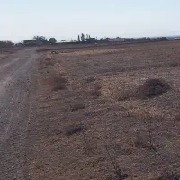 زمین-کشاورزی-نزدیک-بافت-روستایی-و-امکانات