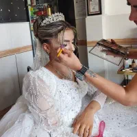 خدمات میکاپ و محلفی در خانه شما