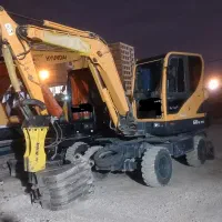 اجاره مینی بیل لاستیکی و بیل چکش پاکت و لودر حفاری