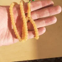 تسبیح سندلوس کهنه و اصل|کلکسیون اشیاء عتیقه|ارومیه, |دیوار