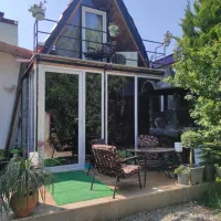 کلبه سوئیسی واقع در متل قو