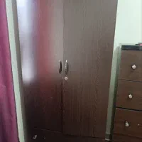 کمد لباس آویز دار و دارای دو کشو سالم سالم