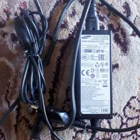 آداپتور شارژه لپ تاب آکبند