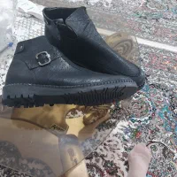 یک جفت نیم پوت|کیف، کفش، کمربند|نقده, |دیوار