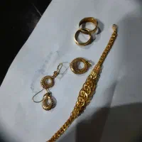طلا ۱۸ عیار حدود ۱۶ گرم