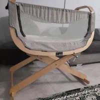 تخت کنار مادر moms