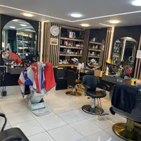 به یک ارایشگر اقا نیازمندیم