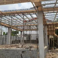 کارگر اجرچینی دیوار ۳۵ سانتی