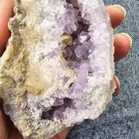 سنگ آمیتیست