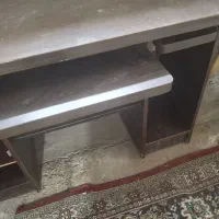 میز کامپیوتر کاملاجادار و سالم