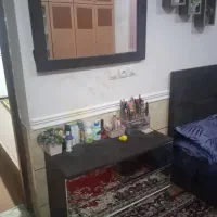 تخت ومیزارایشی ودوعددپاتختی  وصندلی|تخت و سرویس خواب|برازجان, |دیوار