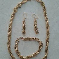 فروشی مقداری طلا