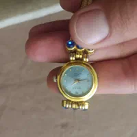 یک عددساعت مچی زنانه اوماکس درحدنوسالم فروشی