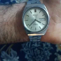 ساعت سیکو پنج ژاپنی با نبظ کار میکند