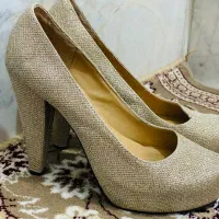 کفش پاشنه بلند